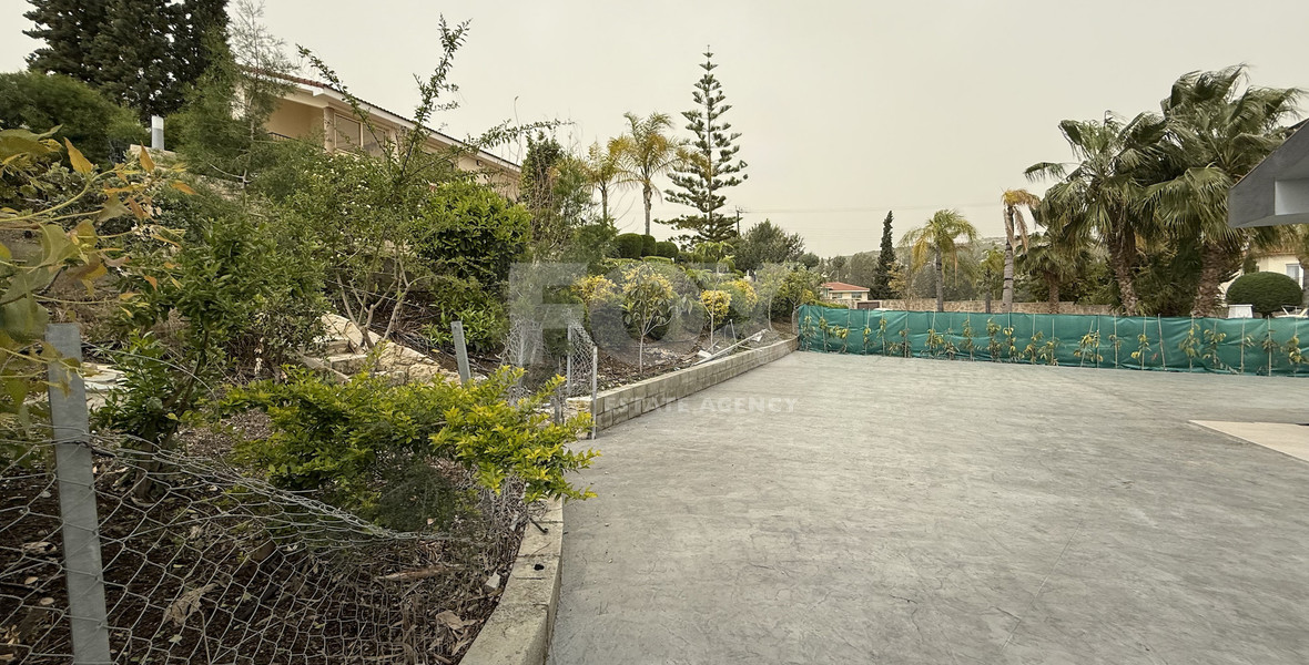 Modern Detached Bungalow with Large Plot for rent in Pyrgos