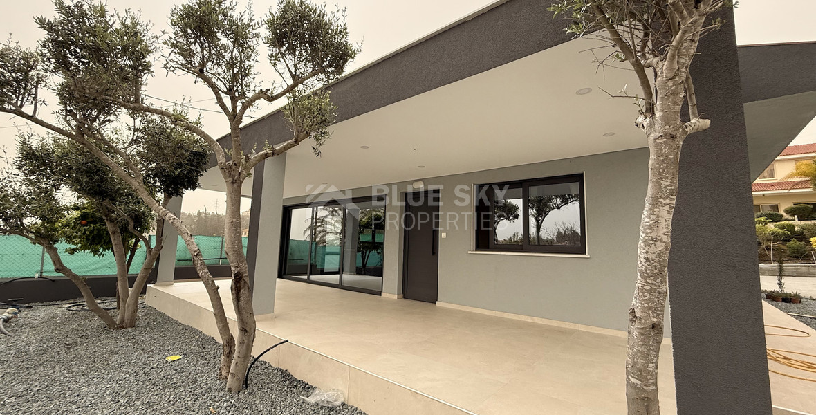 Modern Detached Bungalow with Large Plot for rent in Pyrgos