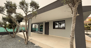 Modern Detached Bungalow with Large Plot for rent in Pyrgos