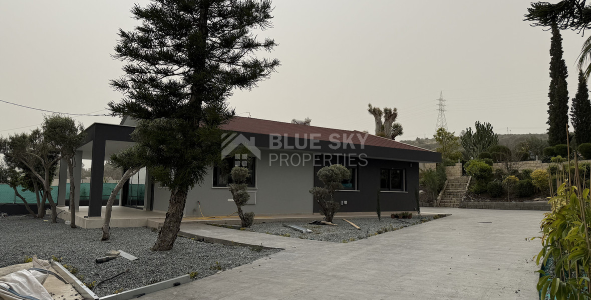 Modern Detached Bungalow with Large Plot for rent in Pyrgos