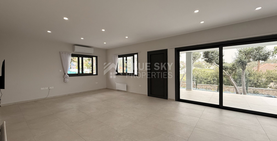 Modern Detached Bungalow with Large Plot for rent in Pyrgos