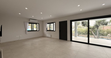 Modern Detached Bungalow with Large Plot for rent in Pyrgos