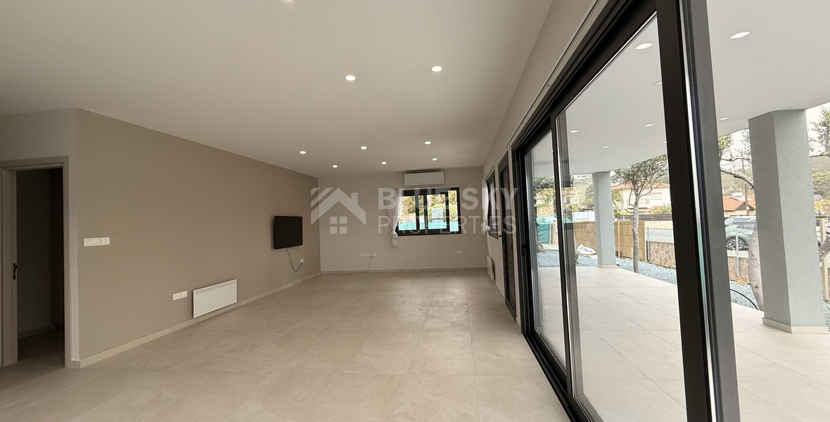 Modern Detached Bungalow with Large Plot for rent in Pyrgos