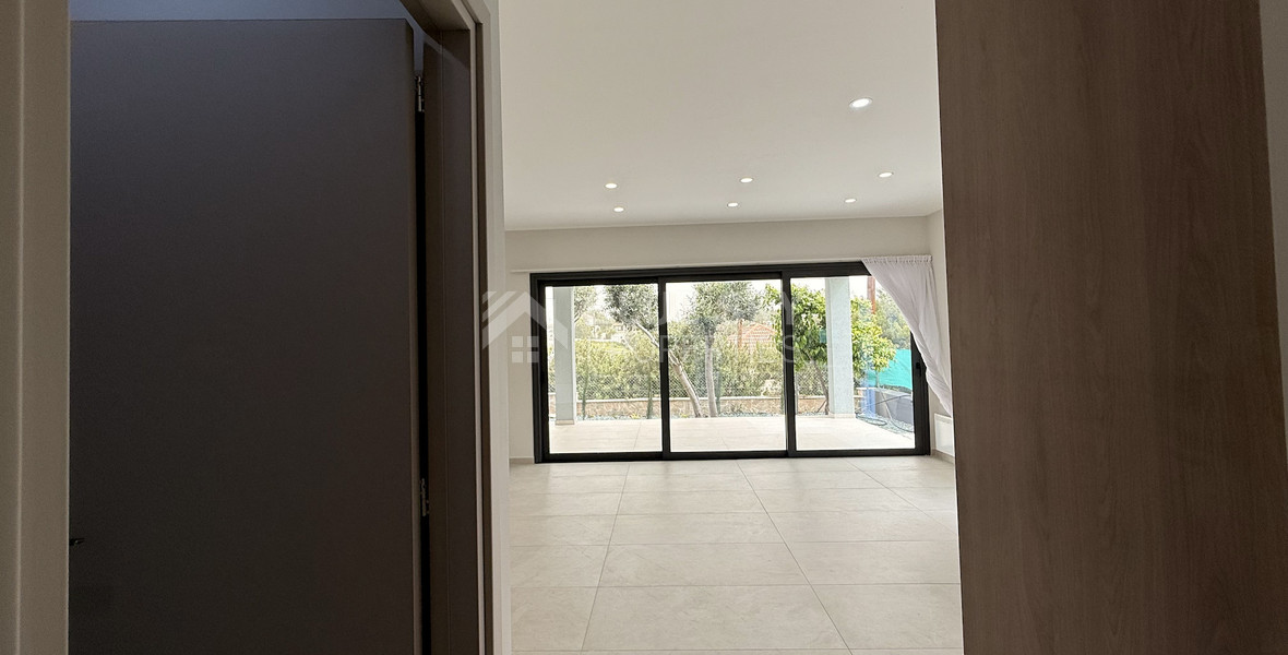 Modern Detached Bungalow with Large Plot for rent in Pyrgos