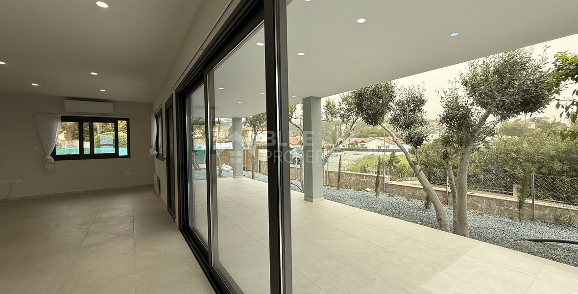 Modern Detached Bungalow with Large Plot for rent in Pyrgos