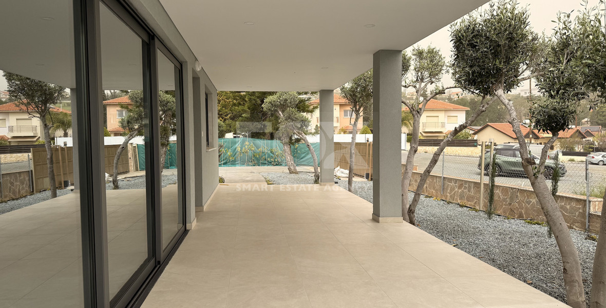 Modern Detached Bungalow with Large Plot for rent in Pyrgos