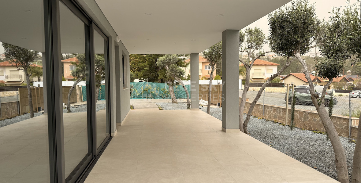 Modern Detached Bungalow with Large Plot for rent in Pyrgos