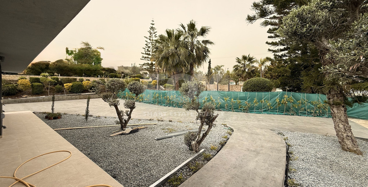 Modern Detached Bungalow with Large Plot for rent in Pyrgos