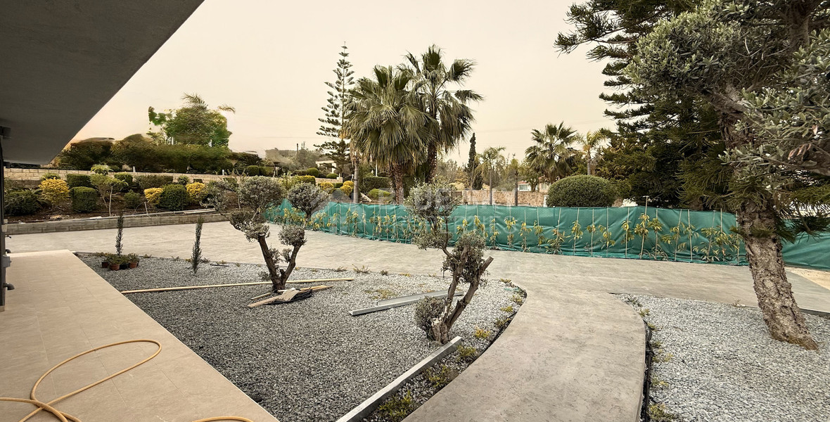 Modern Detached Bungalow with Large Plot for rent in Pyrgos