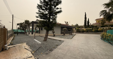 Modern Detached Bungalow with Large Plot for rent in Pyrgos