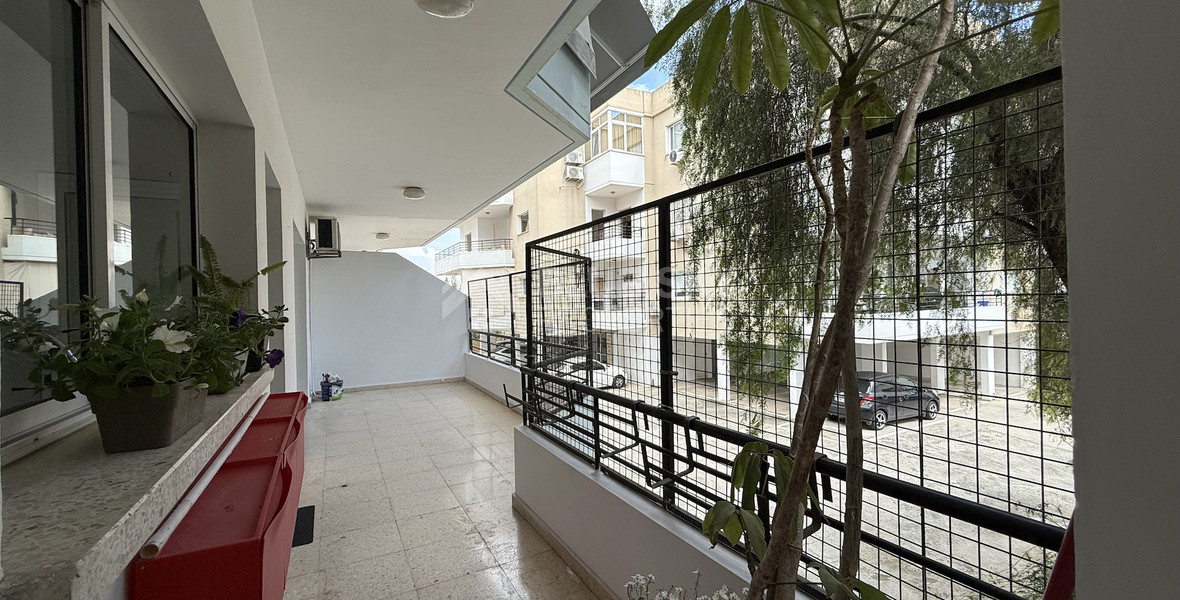 Fully Furnished Three Bedroom Apartment For Rent in Mesa Geitonia