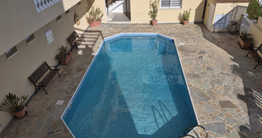 Elegant Two Bedroom Apartment for Rent in Peyia