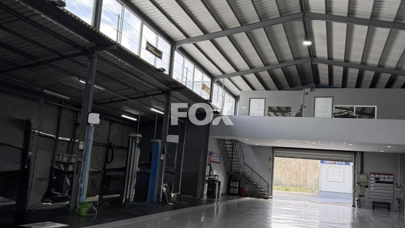 Warehouse 760 m² for sale in Pano Polemidia, Limassol, Cyprus