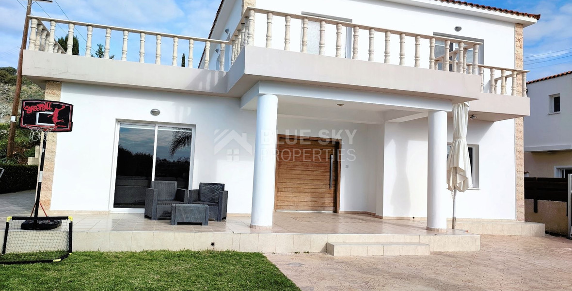Spacious Five Bedroom Detached Villa for Rent in Chlorakas