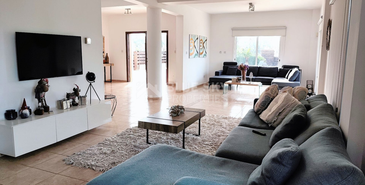 Spacious Five Bedroom Detached Villa for Rent in Chlorakas