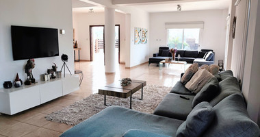 Spacious Five Bedroom Detached Villa for Rent in Chlorakas