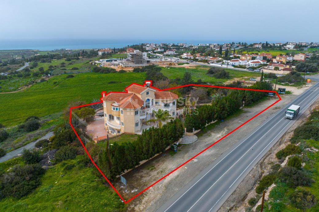 Luxury Detached House with Swimming Pool for Sale in Pegeia, Cyprus