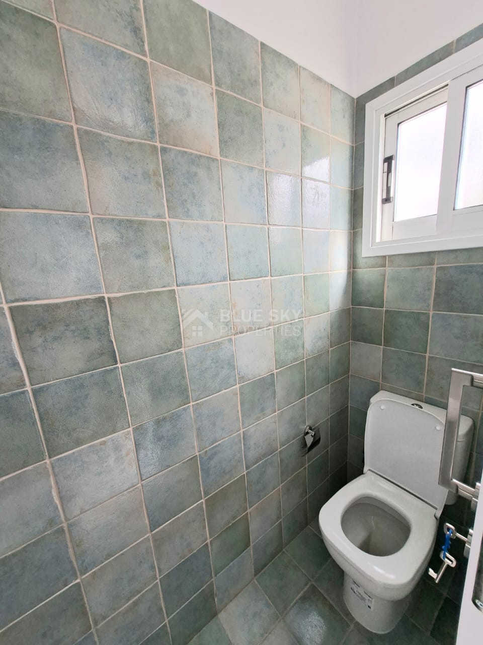 Modern Apartment in Kato Paphos,  Closed to the Beach and Amenitiess ,for sale