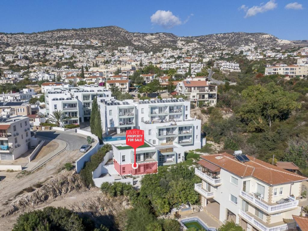 Two bedroom apartment for sale, with seperate title deed in Peyia for sale