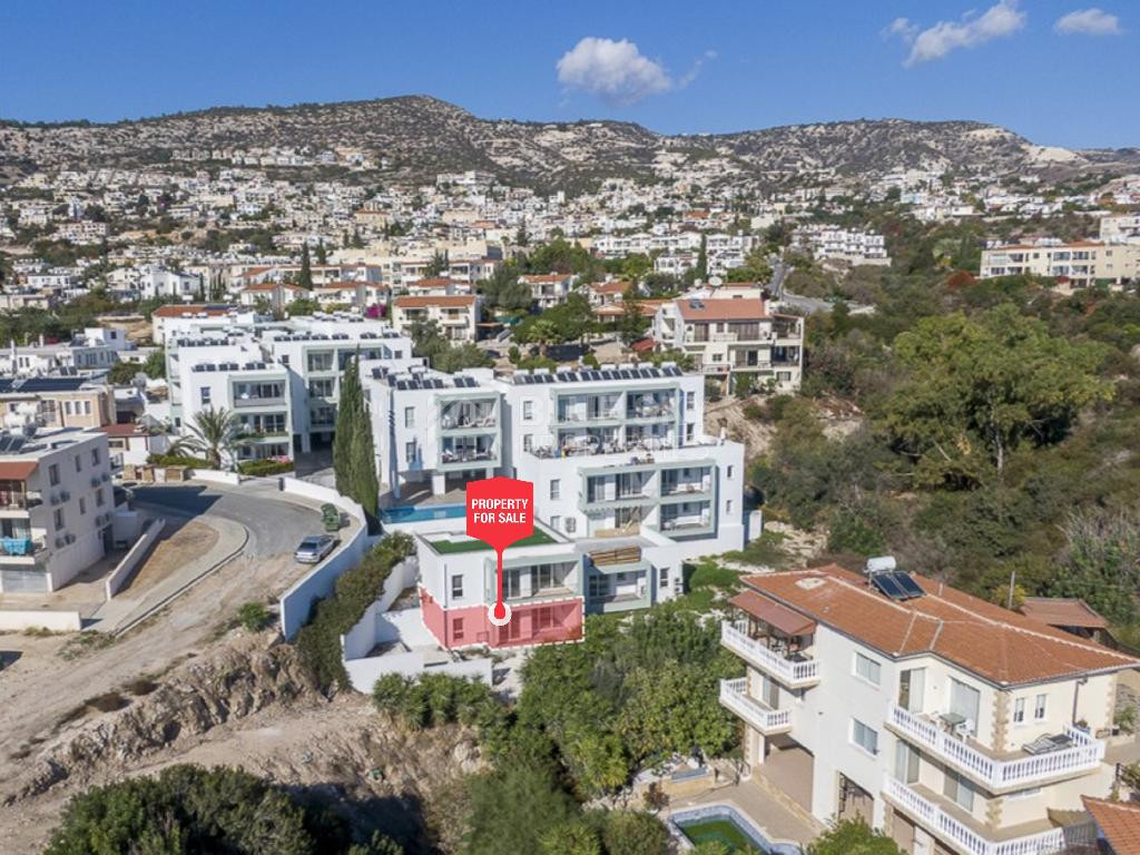 Two bedroom apartment for sale, with seperate title deed in Peyia for sale