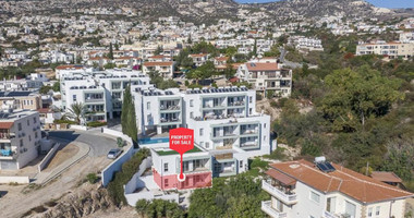 Two bedroom apartment for sale, with seperate title deed in Peyia for sale