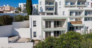 Two bedroom apartment for sale, with seperate title deed in Peyia for sale