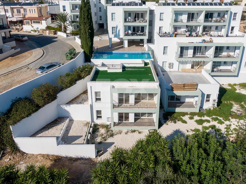 Two bedroom apartment for sale, with seperate title deed in Peyia for sale