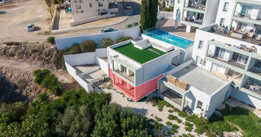 Two bedroom apartment for sale, with seperate title deed in Peyia for sale