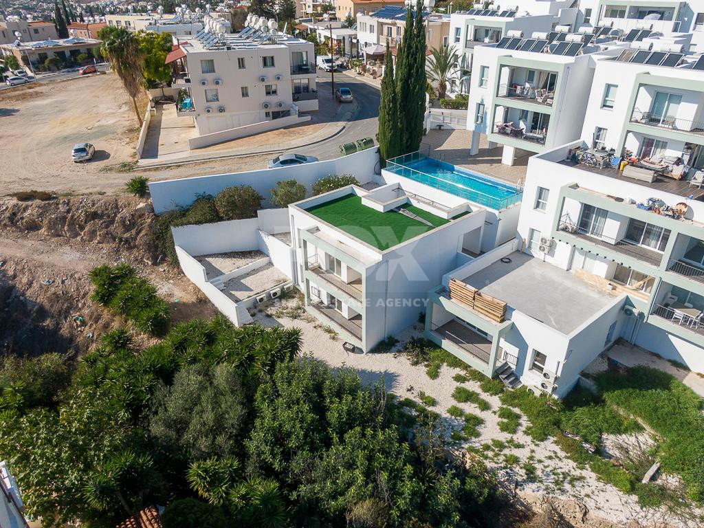 Two bedroom apartment for sale, with seperate title deed in Peyia for sale