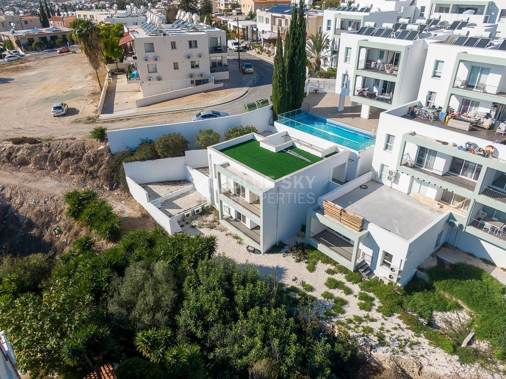 Two bedroom apartment for sale, with seperate title deed in Peyia for sale