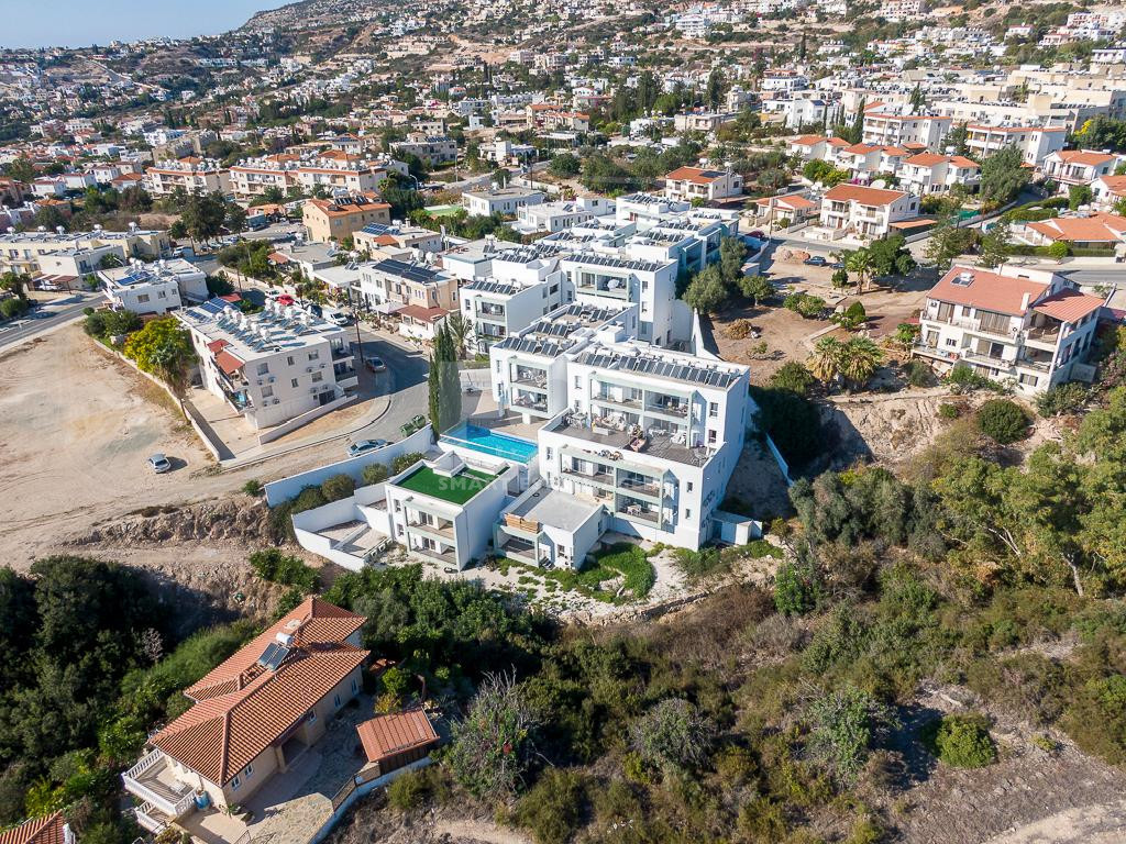 Two bedroom apartment for sale, with seperate title deed in Peyia for sale