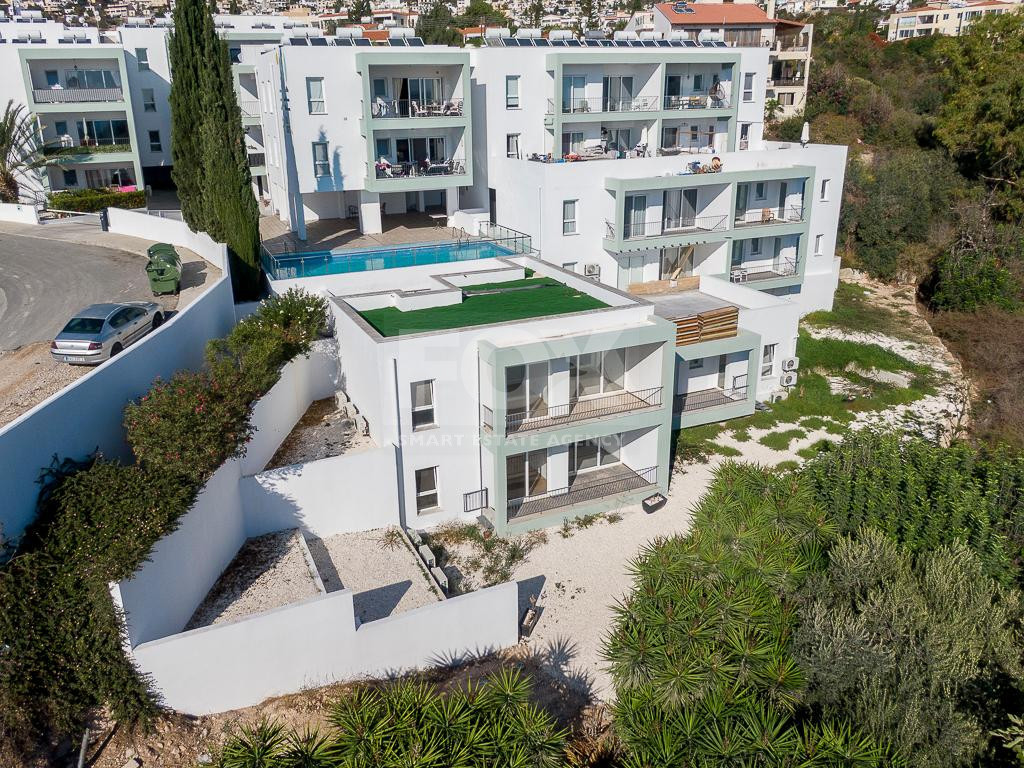 Two bedroom apartment for sale, with seperate title deed in Peyia for sale