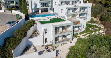 Two bedroom apartment for sale, with seperate title deed in Peyia for sale