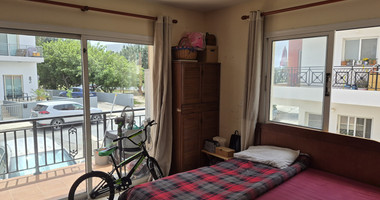 Two-Bedroom Ground floor Apartment for Sale in Geroskipou with title deeds