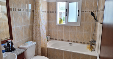 Two-Bedroom Ground floor Apartment for Sale in Geroskipou with title deeds
