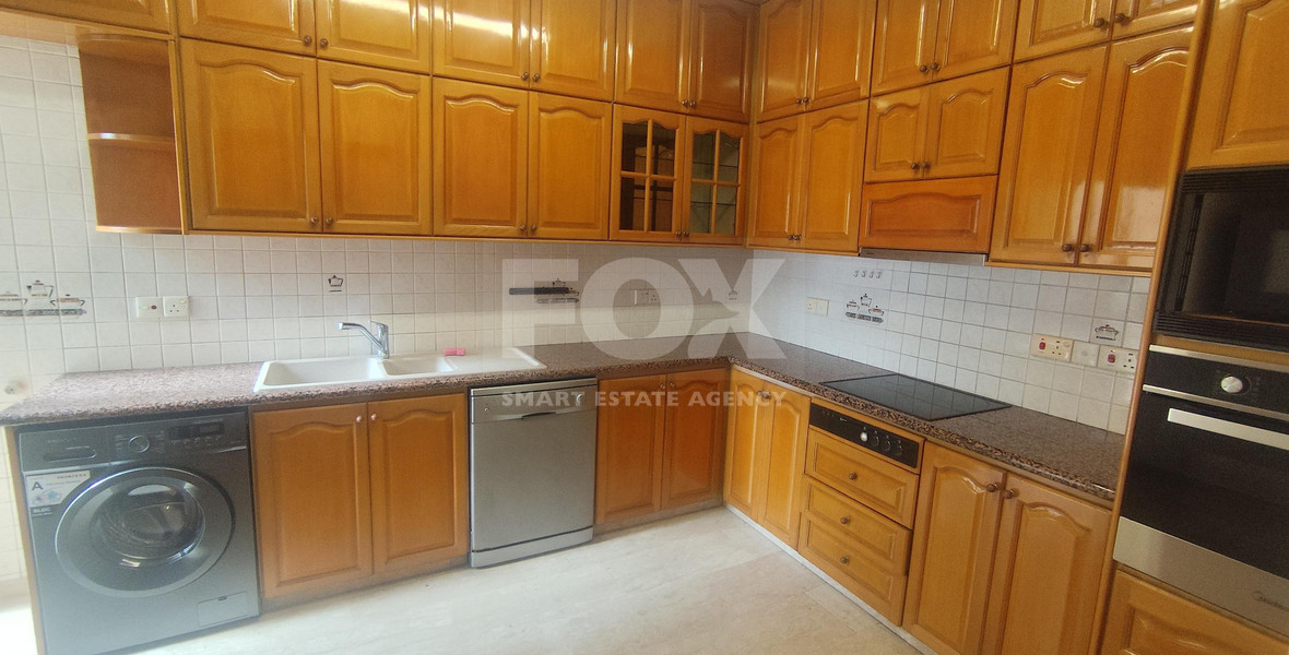 Spacious 3-Bedroom House for rent in Zakaki – Available Now