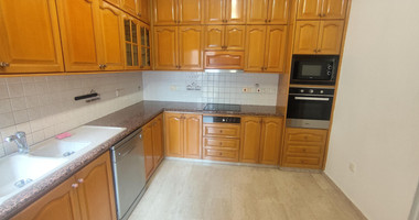 Spacious 3-Bedroom House for rent in Zakaki – Available Now