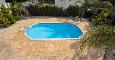 Three bedroom detached house for rent in Agios Tychonas - furnished with private pool