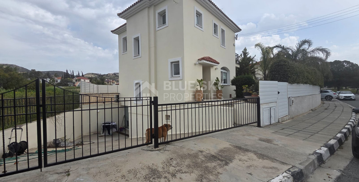 Three bedroom detached house for rent in Agios Tychonas - furnished with private pool