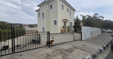 Three bedroom detached house for rent in Agios Tychonas - furnished with private pool