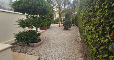 Three bedroom detached house for rent in Agios Tychonas - furnished with private pool