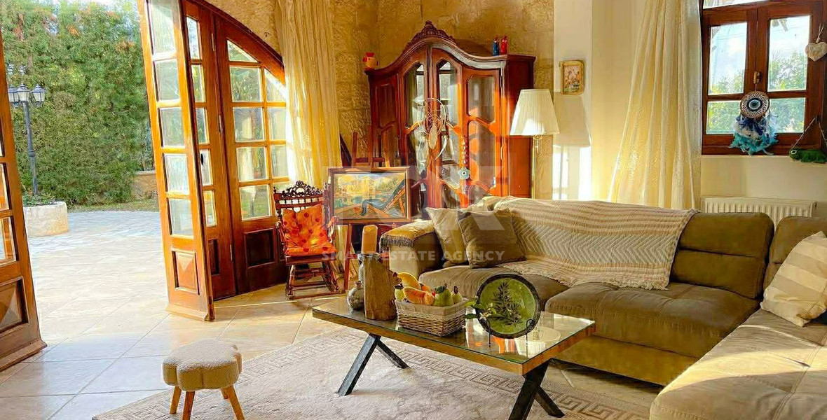 Stunning Villa for rent at Argaka near the beach