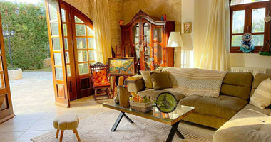 Stunning Villa for rent at Argaka near the beach