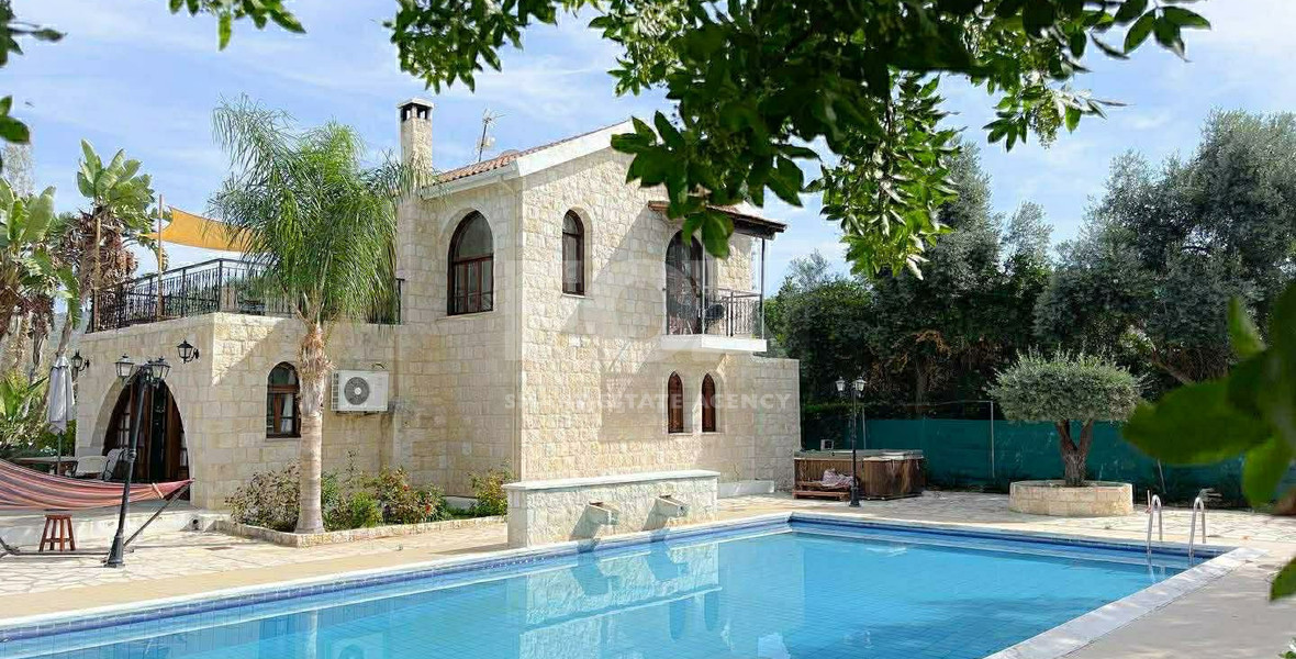 Stunning Villa for rent at Argaka near the beach