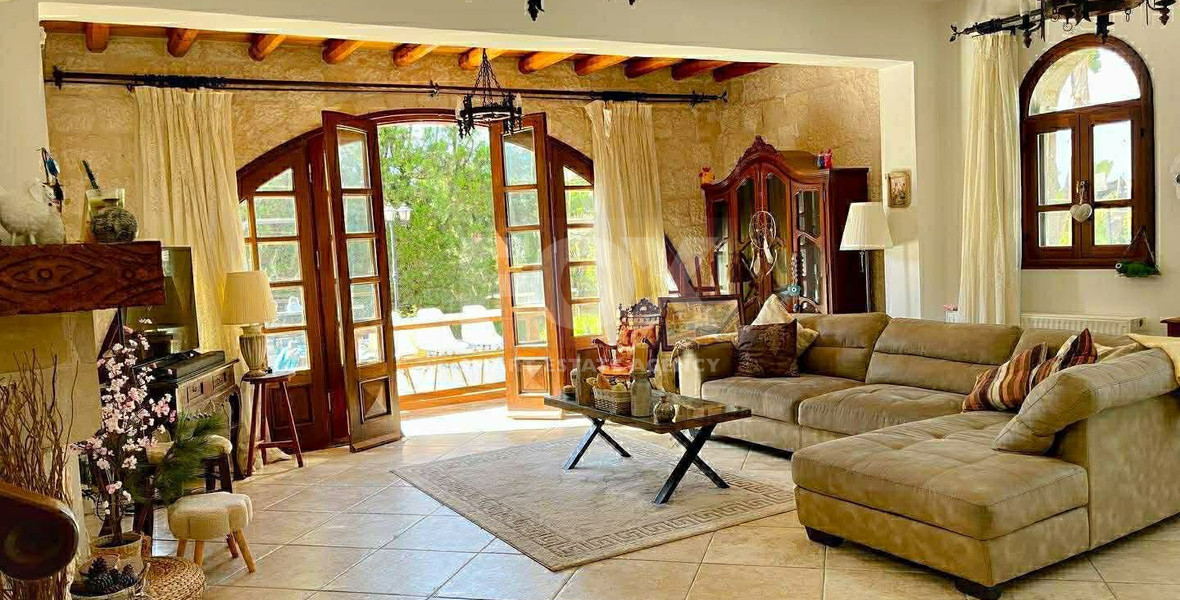 Stunning Villa for rent at Argaka near the beach