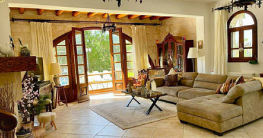 Stunning Villa for rent at Argaka near the beach