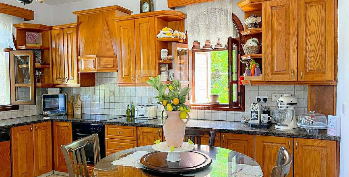 Stunning Villa for rent at Argaka near the beach