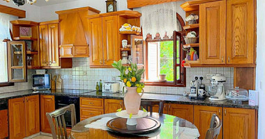 Stunning Villa for rent at Argaka near the beach