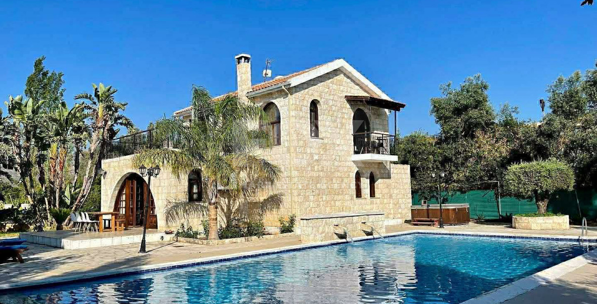 Stunning Villa for rent at Argaka near the beach