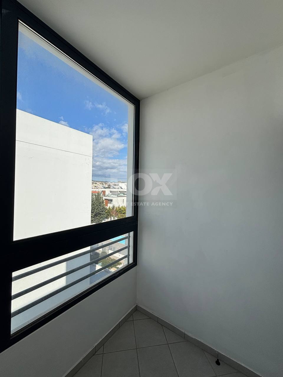 Modern 2-Bedroom Apartment for Rent in Mesa Geitonia – Fully Furnished & Move-In Ready